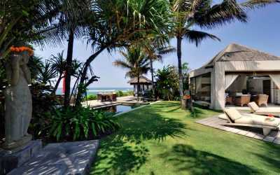 AN UNUSUAL WAY TO INTRODUCE YOURSELF AND YOUR BUSINESS